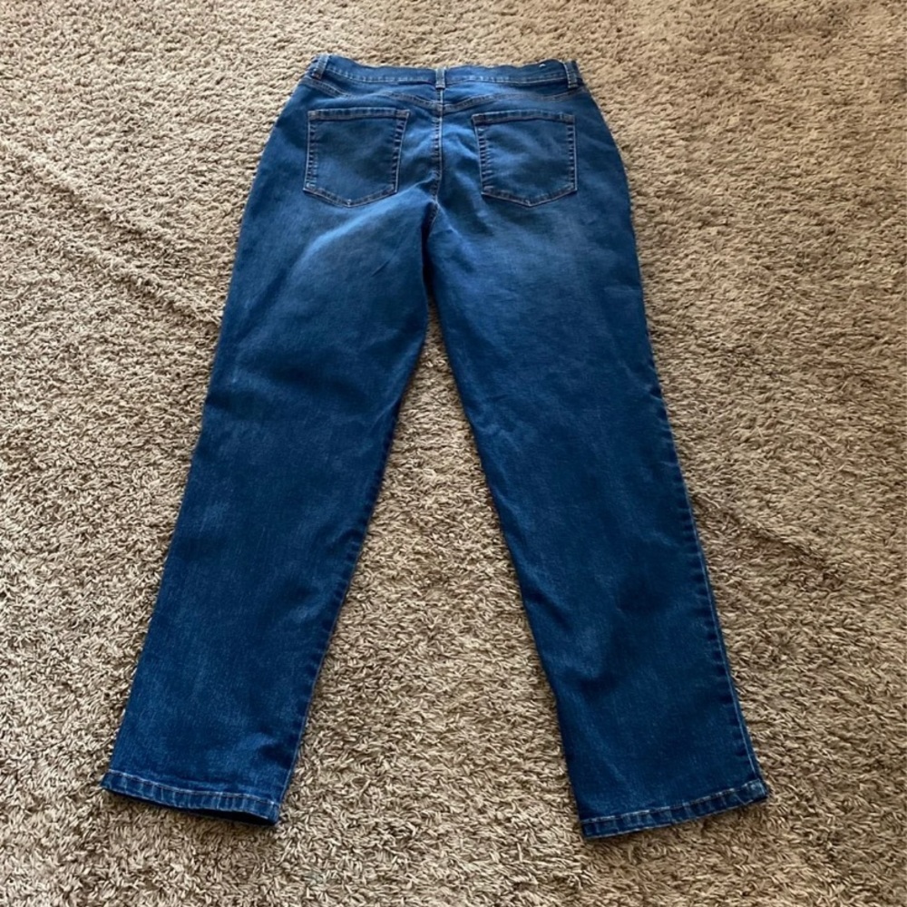 Jeans - Picture 2 of 3